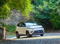 Mahindra completa l’offerta in Italia con KUV100 e XUV500