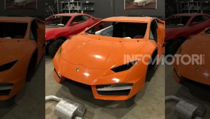 Scoperta fabbrica di Ferrari e Lamborghini Replica, due arresti - Foto 6 di 6