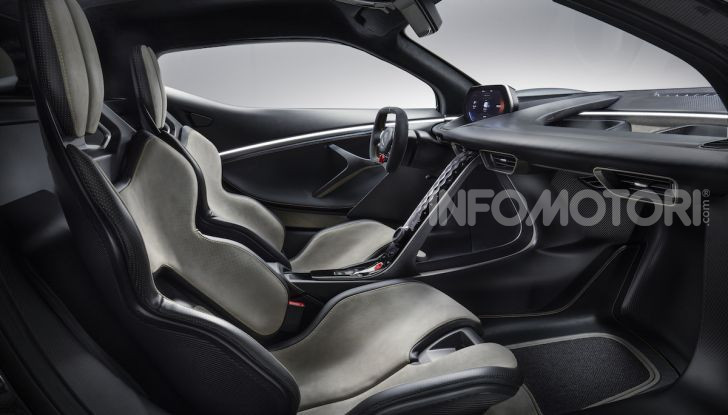 Lotus Evija: l’hypercar elettrica da 1000 euro a cavallo - Foto 20 di 34