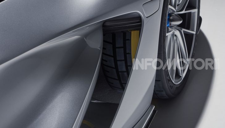 Lotus Evija: l’hypercar elettrica da 1000 euro a cavallo - Foto 30 di 34