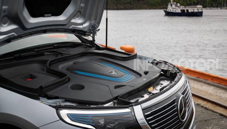Prova su strada Mercedes-Benz EQC: la prima elettrica del Marchio della Stella - Foto 15 di 31