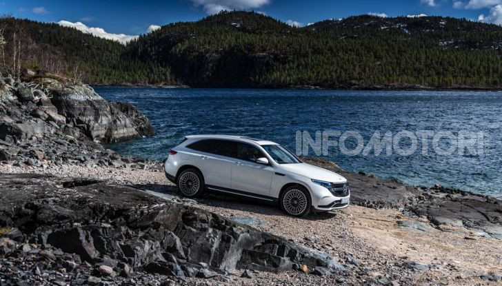 Prova su strada Mercedes-Benz EQC: la prima elettrica del Marchio della Stella - Foto 4 di 31