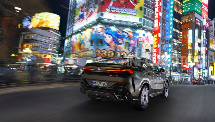 Nuova BMW X6: caratteristiche da Sport Activity Vehicle ed estetica da coupé - Foto 4 di 27