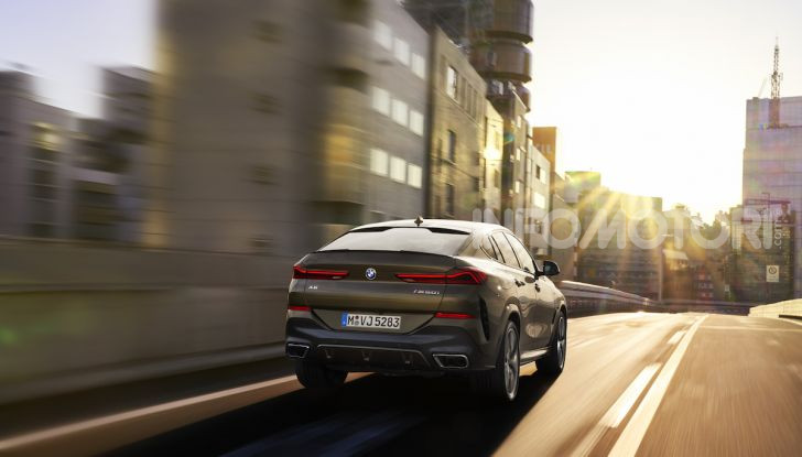 Nuova BMW X6: caratteristiche da Sport Activity Vehicle ed estetica da coupé - Foto 9 di 27