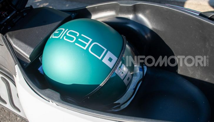 Prova Piaggio MP3 300 HPE, lo Yourban cambia nome e diventa un potente GT - Foto 13 di 40