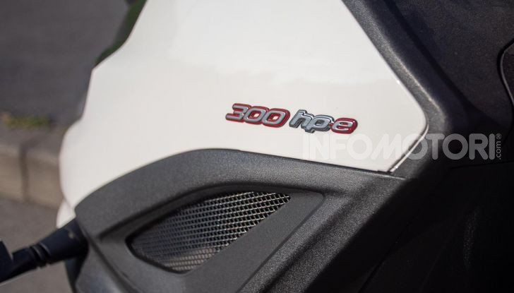 Prova Piaggio MP3 300 HPE, lo Yourban cambia nome e diventa un potente GT - Foto 14 di 40