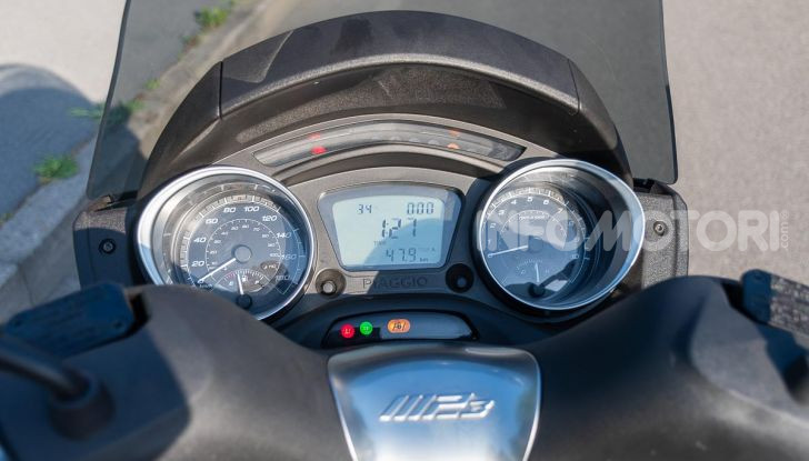 Prova Piaggio MP3 300 HPE, lo Yourban cambia nome e diventa un potente GT - Foto 19 di 40