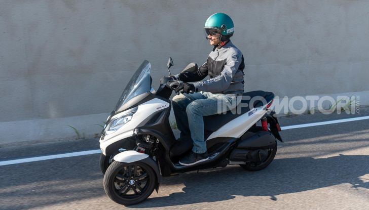 Prova Piaggio MP3 300 HPE, lo Yourban cambia nome e diventa un potente GT - Foto 29 di 40