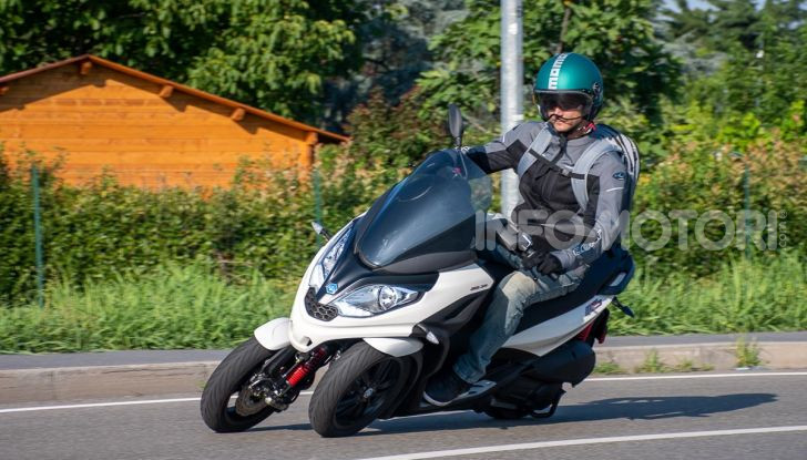 Prova Piaggio MP3 300 HPE, lo Yourban cambia nome e diventa un potente GT - Foto 1 di 40