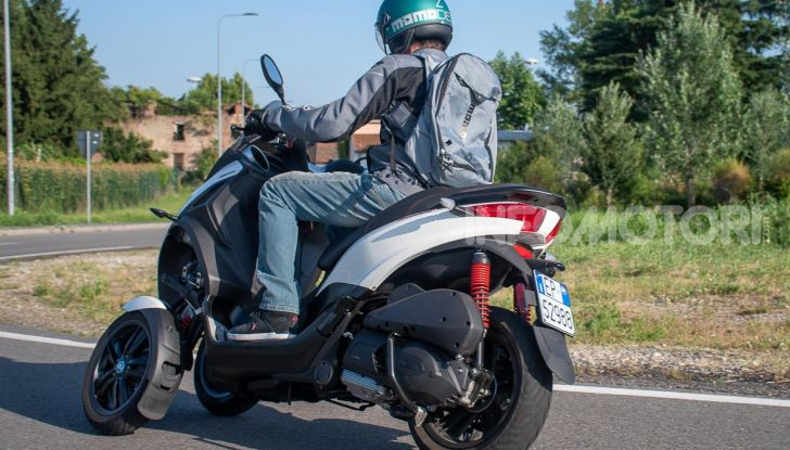 Prova Piaggio MP3 300 HPE, lo Yourban cambia nome e diventa un potente GT - Foto 36 di 40