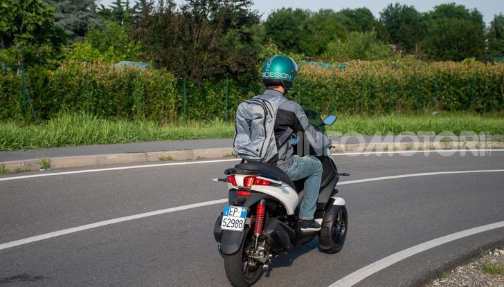 Prova Piaggio MP3 300 HPE, lo Yourban cambia nome e diventa un potente GT - Foto 40 di 40