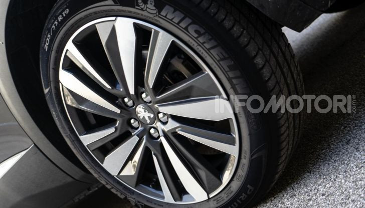 Prova Peugeot 3008 GT Line 2019: vero premium senza rinunce - Foto 6 di 42