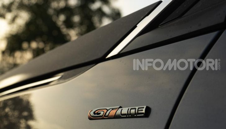 Prova Peugeot 3008 GT Line 2019: vero premium senza rinunce - Foto 19 di 42
