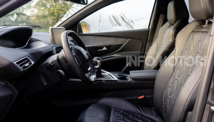 Prova Peugeot 3008 GT Line 2019: vero premium senza rinunce - Foto 31 di 42