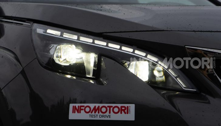 Prova Peugeot 3008 GT Line 2019: vero premium senza rinunce - Foto 7 di 42