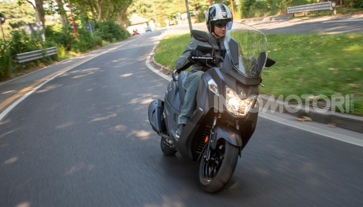 Prova SYM Joymax 300 Z, non solo un prezzo allettante! - Foto 2 di 34
