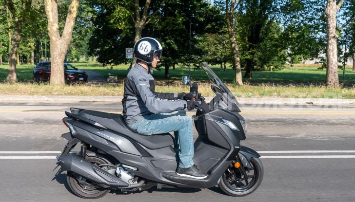 Prova SYM Joymax 300 Z, non solo un prezzo allettante! - Foto 9 di 34