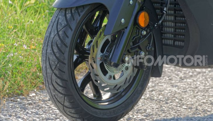 Prova SYM Joymax 300 Z, non solo un prezzo allettante! - Foto 12 di 34