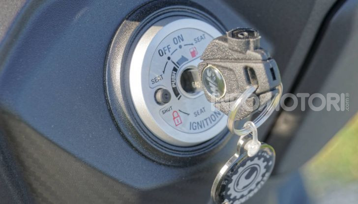 Prova SYM Joymax 300 Z, non solo un prezzo allettante! - Foto 25 di 34