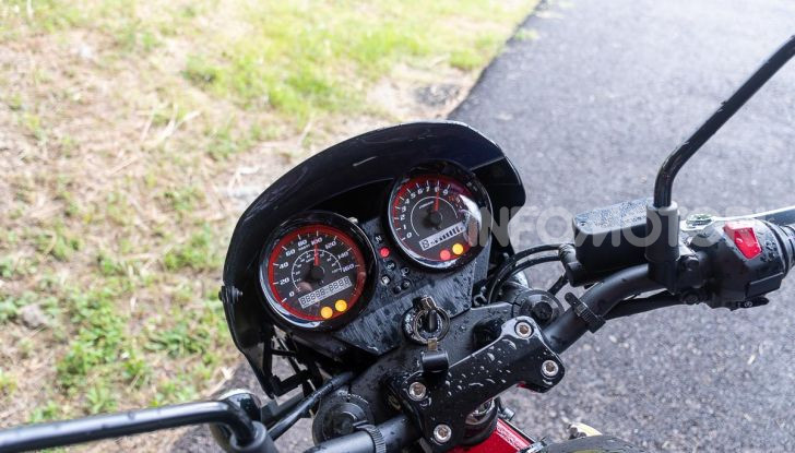 Prova su strada Sym Wolf Cafè Racer 300, per tutti e con stile - Foto 9 di 26