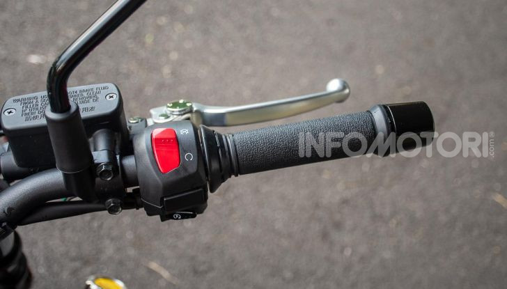 Prova su strada Sym Wolf Cafè Racer 300, per tutti e con stile - Foto 15 di 26