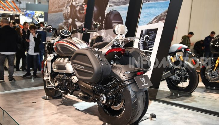 Triumph presenta Rocket 3 R e Rocket 3 GT: due versioni con numeri da record - Foto 2 di 21