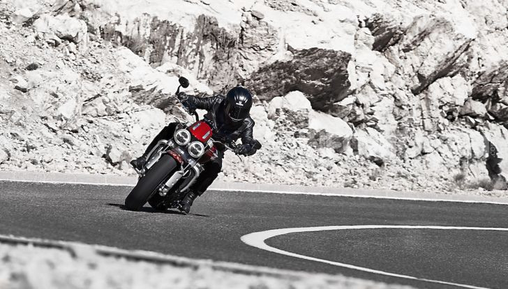 Triumph presenta Rocket 3 R e Rocket 3 GT: due versioni con numeri da record - Foto 14 di 21