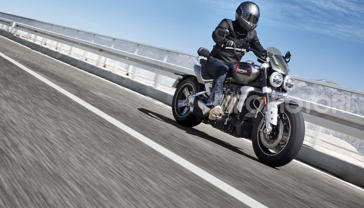 Triumph presenta Rocket 3 R e Rocket 3 GT: due versioni con numeri da record - Foto 7 di 21