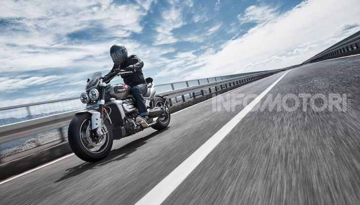 Triumph presenta Rocket 3 R e Rocket 3 GT: due versioni con numeri da record - Foto 8 di 21