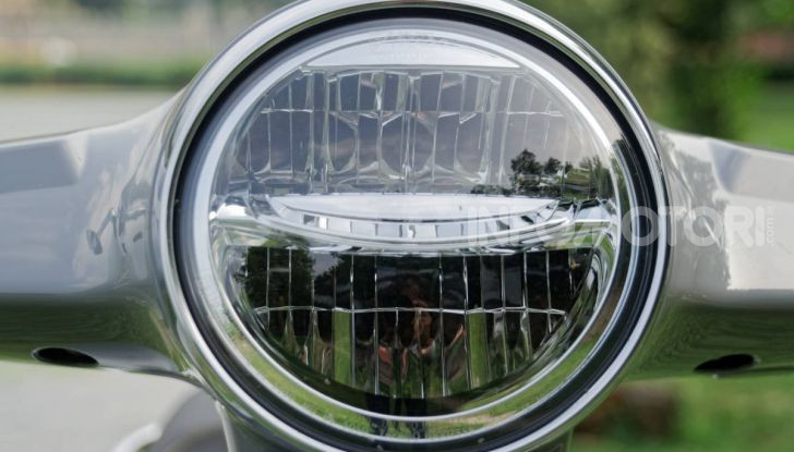 Prova Vespa GTS 300 hpe SuperTech, mai guidata una Vespa così!  - Foto 12 di 49