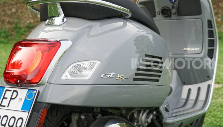 Prova Vespa GTS 300 hpe SuperTech, mai guidata una Vespa così!  - Foto 22 di 49