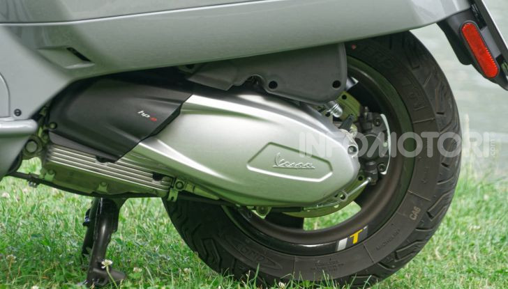 Prova Vespa GTS 300 hpe SuperTech, mai guidata una Vespa così!  - Foto 27 di 49