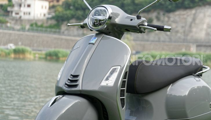 Prova Vespa GTS 300 hpe SuperTech, mai guidata una Vespa così!  - Foto 33 di 49