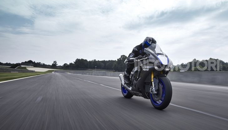 Nuove Yamaha YZF-R1 2020 e R1M 2020: ancora più MotoGP! - Foto 21 di 39