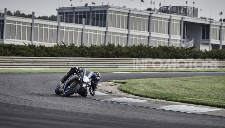Nuove Yamaha YZF-R1 2020 e R1M 2020: ancora più MotoGP! - Foto 23 di 39