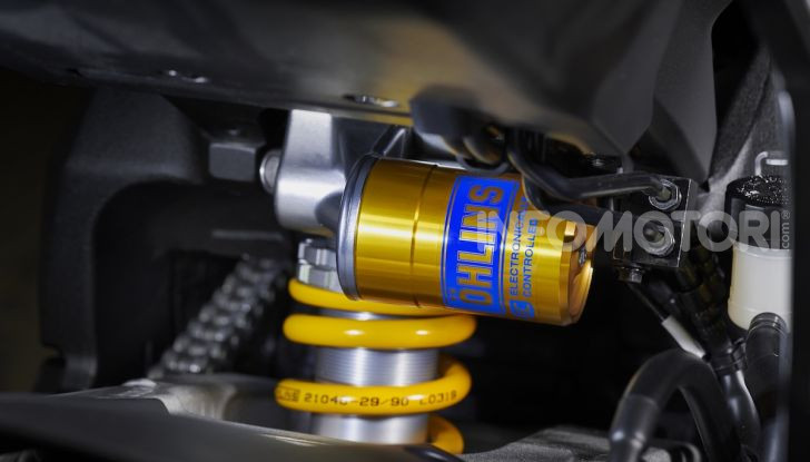 Nuove Yamaha YZF-R1 2020 e R1M 2020: ancora più MotoGP! - Foto 27 di 39