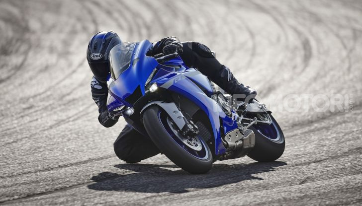Nuove Yamaha YZF-R1 2020 e R1M 2020: ancora più MotoGP! - Foto 3 di 39