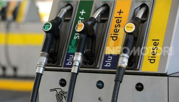 Prezzi carburanti: possibile nuova riduzione delle accise per benzina e diesel - Foto 9 di 10