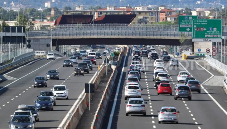 Telepass, aumenti in arrivo: dal 1° luglio si pagherà 0,57 Euro al mese in più - Foto 8 di 9