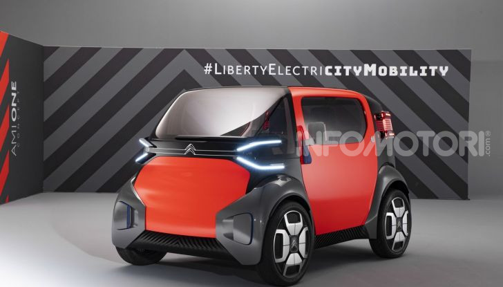 Le microcar non possono essere parcheggiate negli spazi riservati alle due ruote - Foto 9 di 10