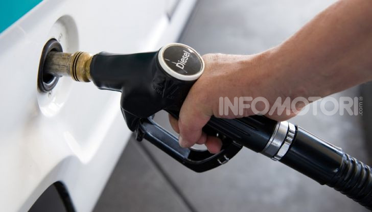 Prezzi carburanti: possibile nuova riduzione delle accise per benzina e diesel - Foto 4 di 10