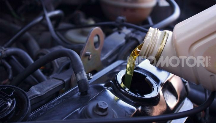 Olio motore: cos’è, a cosa serve e quale scegliere - Foto 2 di 9