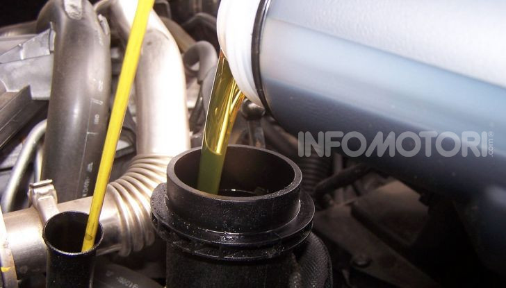 Olio motore: cos’è, a cosa serve e quale scegliere - Foto 3 di 9