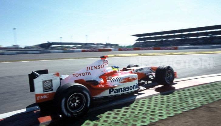 F1: i piloti più famosi licenziati a stagione in corso - Foto 10 di 16