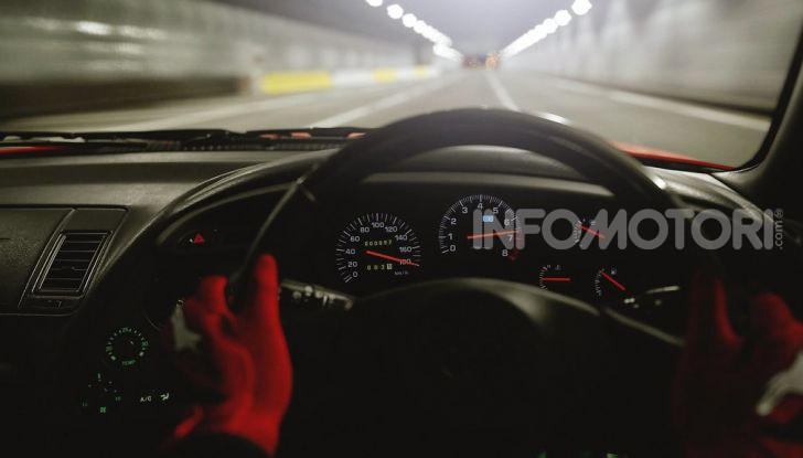 Guidare in galleria: i consigli per viaggiare in sicurezza - Foto 3 di 13