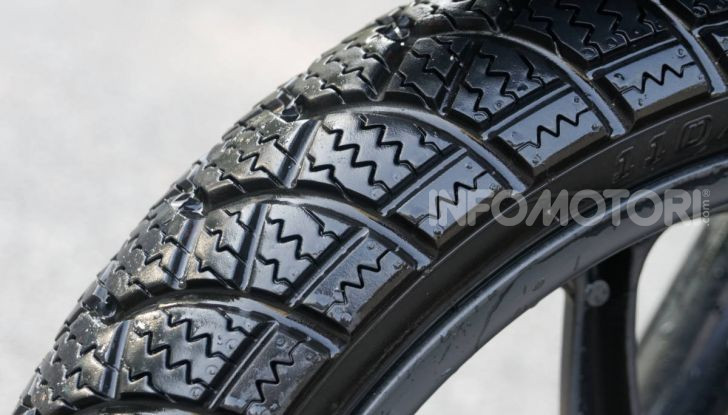 Anlas Winter Grip 2, vantaggi (e svantaggi) della gomma invernale da scooter per tutto l’anno - Foto 12 di 18