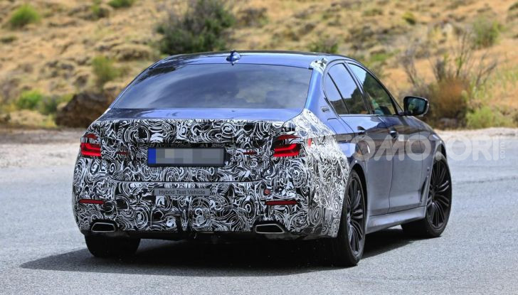 BMW Serie 5 2020 facelift: cambiano l’estetica e la tecnologia - Foto 11 di 15
