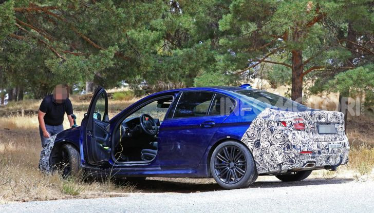 BMW Serie 5 2020 facelift: cambiano l’estetica e la tecnologia - Foto 3 di 15