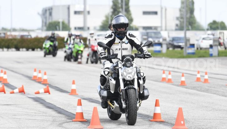 DimensioneGuida: i corsi di guida moto in pista tra divertimento e sicurezza - Foto 22 di 54