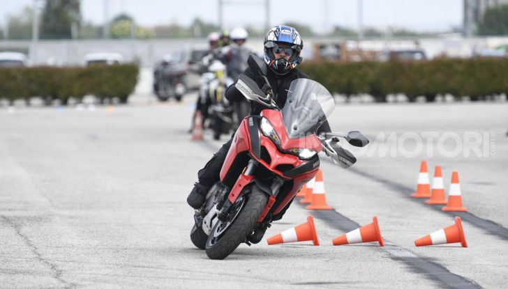 DimensioneGuida: i corsi di guida moto in pista tra divertimento e sicurezza - Foto 24 di 54